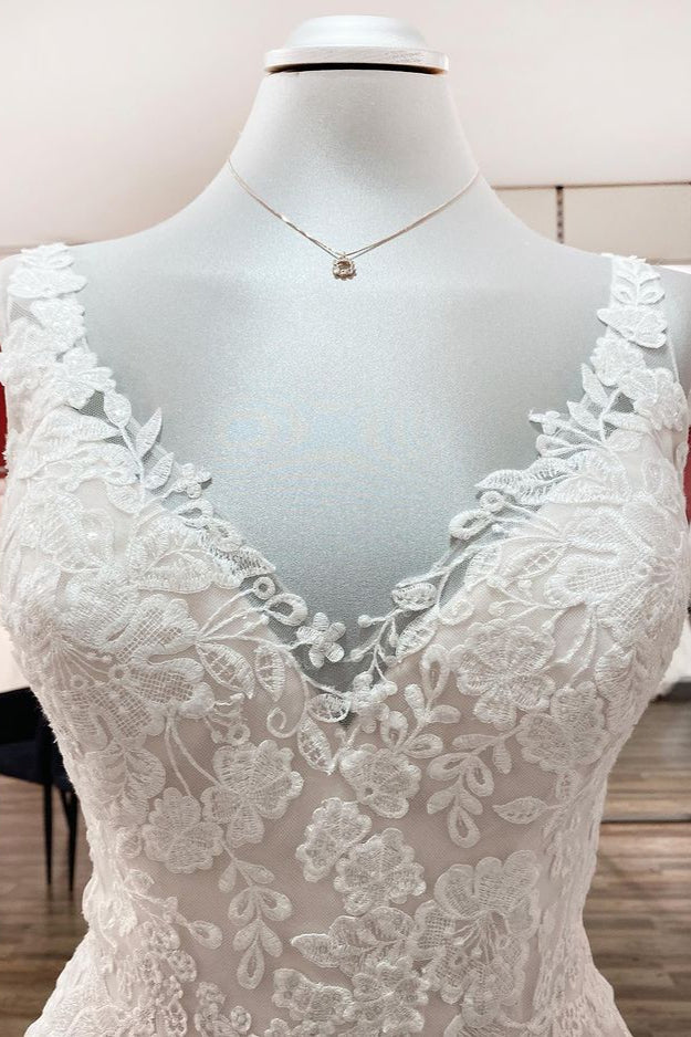 Elegant A-line Wedding Dress with V-Neck and Open Back in Long Tulle Lace