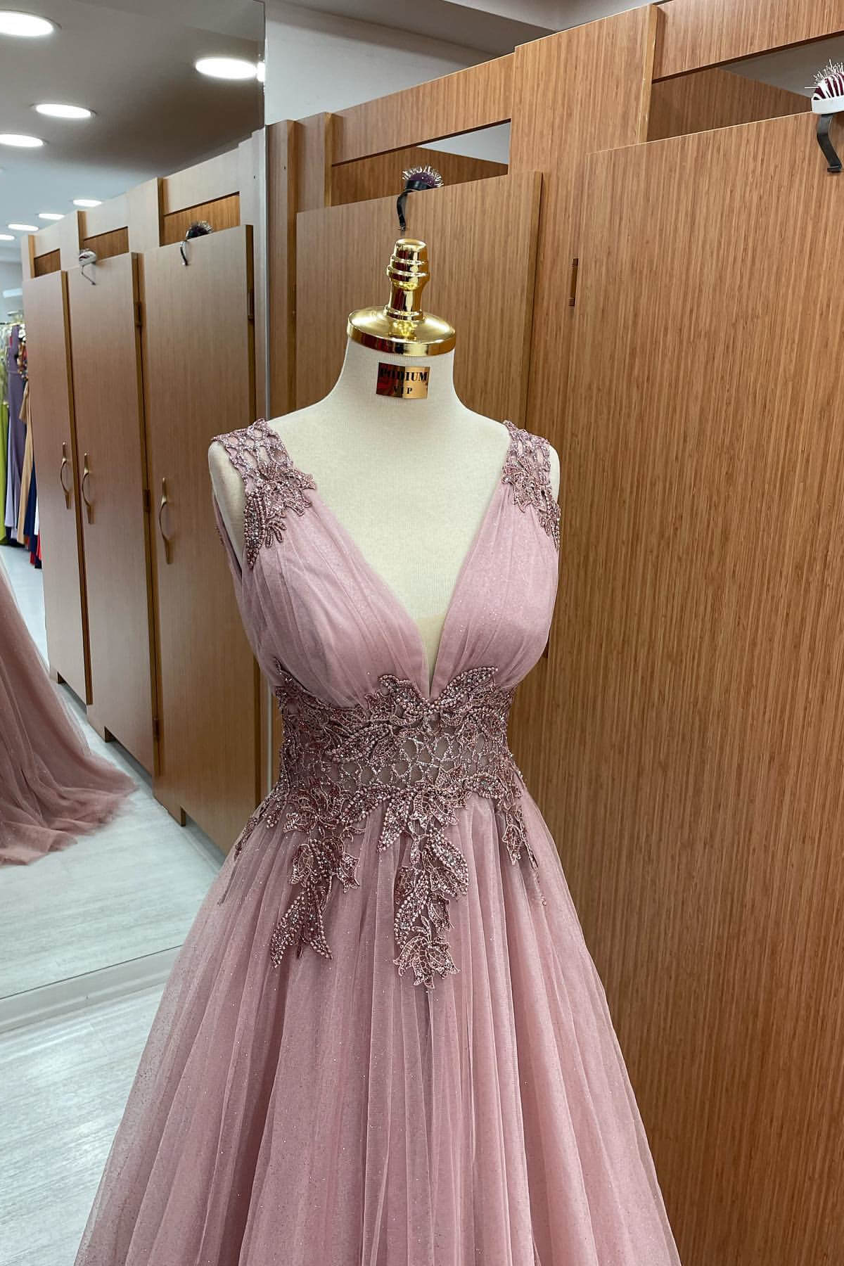 Dusty Pink V-Neck Sleeveless Prom Dress Tulle Long with Appliques