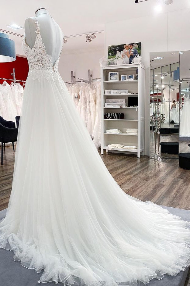 Elegant Sleeveless V-Neck A-line Wedding Gown in Tulle with Lace Ruffles