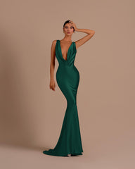 Champagne Deep V-neck Mermaid Prom Dress ¨C Slimming Long Evening Gown | Tuddos