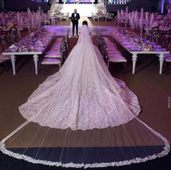Elegant Off-the-shoulder Princess Wedding Gown with Lace Details