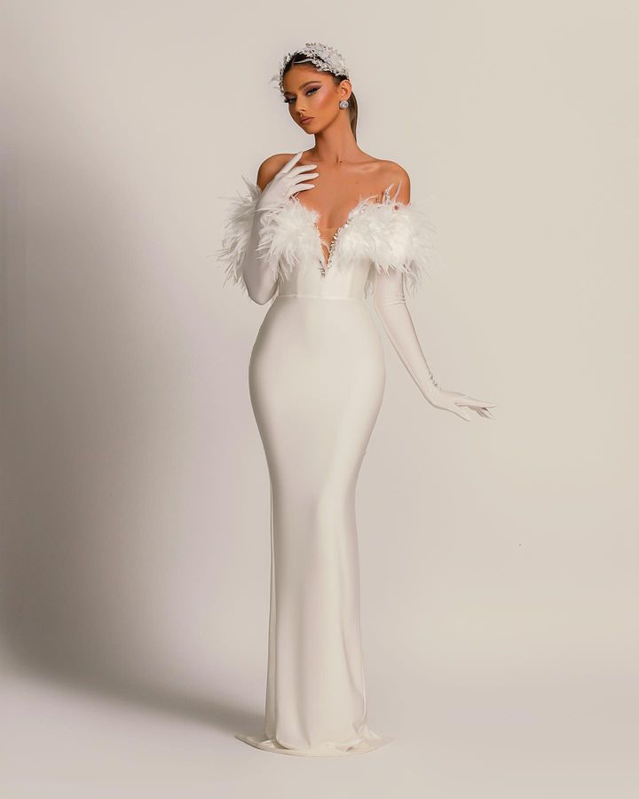 Chic White V-Neck Mermaid Prom Dresses Long Sleeves With Feather