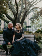 Elegant Two-Piece Wedding Gown with Tulle Lace Layers and Short Sleeves