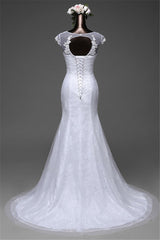 Elegant Mermaid Wedding Gown with Long Lace and Tulle Overskirt