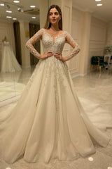 Elegant A-line Wedding Dress with Long Lace Appliques and Sleeves