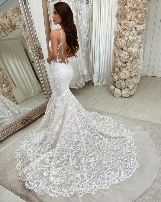 Elegant Mermaid Wedding Dress with Sweetheart Neckline and Lace Backless Design
