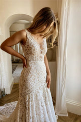Mermaid Wedding Dress with V Neck Lace and Chapel Train