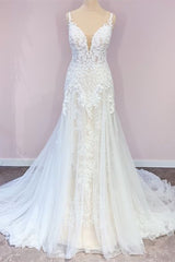 Sweetheart A-Line Wedding Dress with Modest Spaghetti Straps and Lace Appliques in Tulle