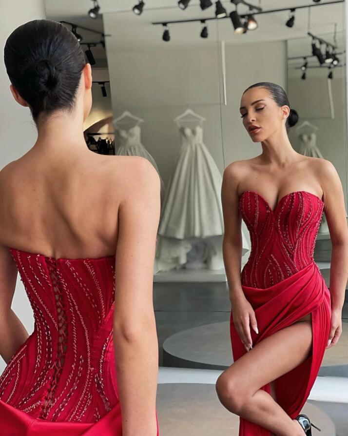 Red Sweetheart Sleeveless Mermaid Beadings Prom Dress with Split