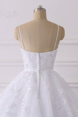 V-Neck Tulle Wedding Dress with Elegant Spaghetti-Straps and Lace Appliques
