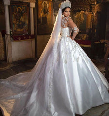 Princess Sweetheart Wedding Dress with Elegant Long Satin Sleeves