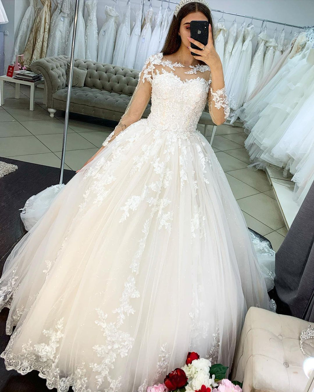 Elegant Floor-length Princess Wedding Dress in Bateau Style with Long Sleeves and Lace Appliques