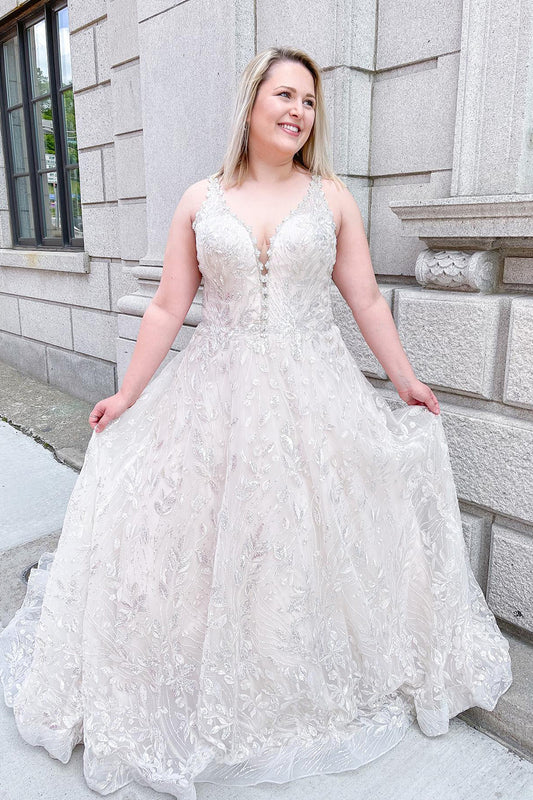 Elegant Sweetheart Neckline Lace Wedding Gown with Wide Straps and Tulle A-Line