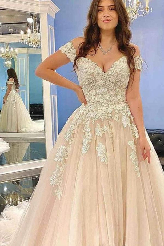 Long Off-the-Shoulder Vintage Wedding Dress in A-line With Tulle Lace