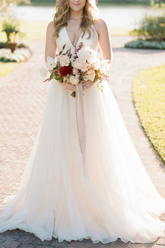 Sleeveless V-Neck Tulle Wedding Dress with Modern Design