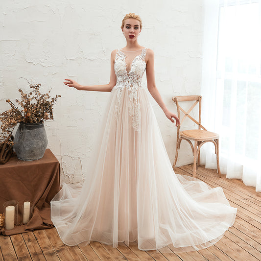 Open Back Vintage A-line Wedding Dress with Floral Lace in Bateau Tulle
