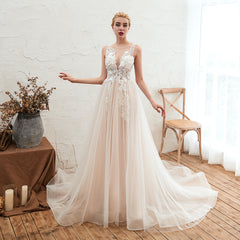 Open Back Vintage A-line Wedding Dress with Floral Lace in Bateau Tulle