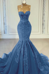 Red Sweetheart Sleeveless Mermaid Prom Dress with Beadings