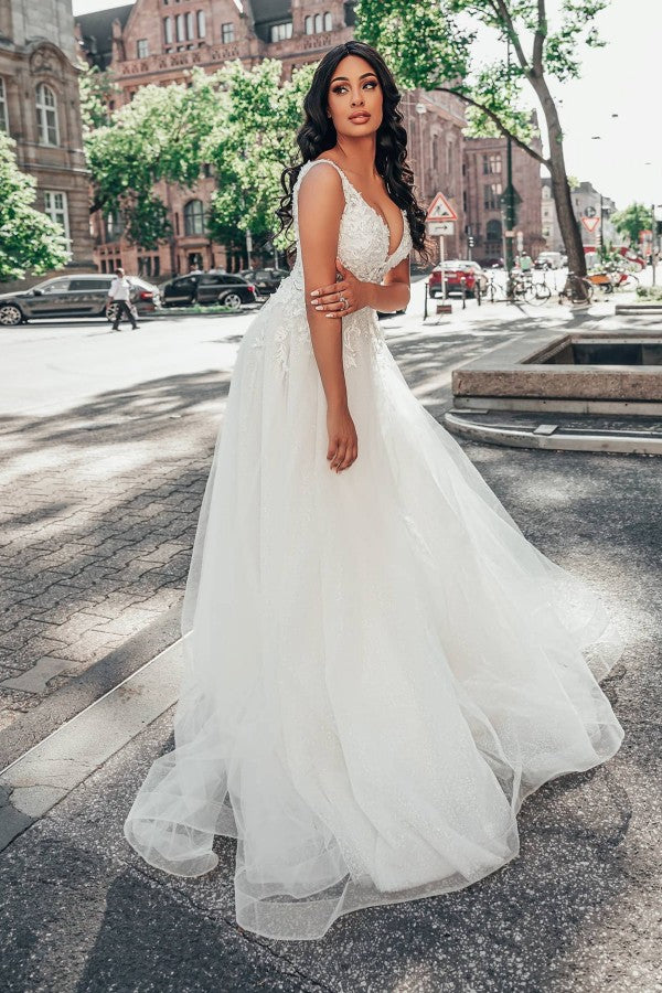Elegant Deep V-neck A-Line Floor-length Bridal Gown in Tulle Floral Lace