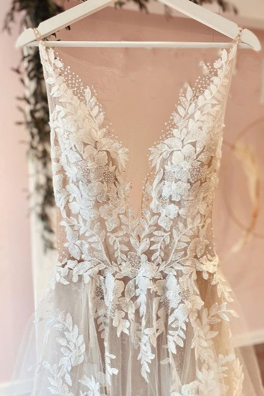 Elegant A-line Vintage Wedding Dress Featuring Long Lace and Tulle Appliques