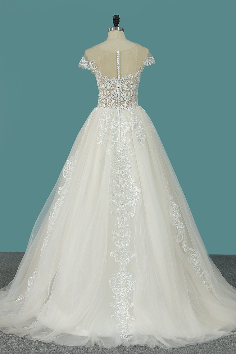 Elegant Bateau Neckline Wedding Gown with Floor-length A-Line Ruffles and Lace Tulle Appliques