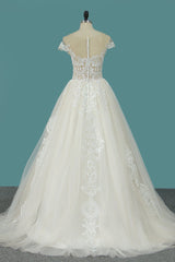 Elegant Bateau Neckline Wedding Gown with Floor-length A-Line Ruffles and Lace Tulle Appliques