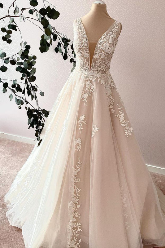 Sweetheart A-Line Wedding Dress with Wide Straps and Tulle Appliques Lace