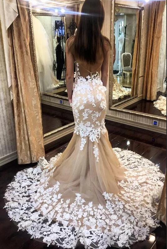 Elegant Off-the-Shoulder Mermaid Wedding Gown with Appliques Lace and Backless Design
