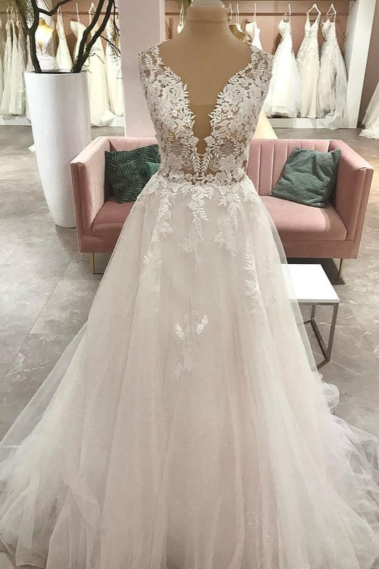 Sweetheart A-Line Wedding Dress with Appliques Lace in Floor-Length Tulle