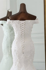 Elegant Mermaid Bridal Gown with Off-The-Shoulder Tulle Lace