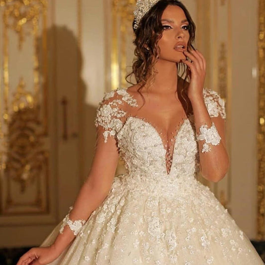 Sweetheart Wedding Dress with Romantic Long Sleeves and Floor-length Tulle Lace Appliques