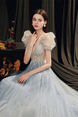 Gorgeous Bubble Sleeves V-Neck Prom Dresses Tulle Long With Beads