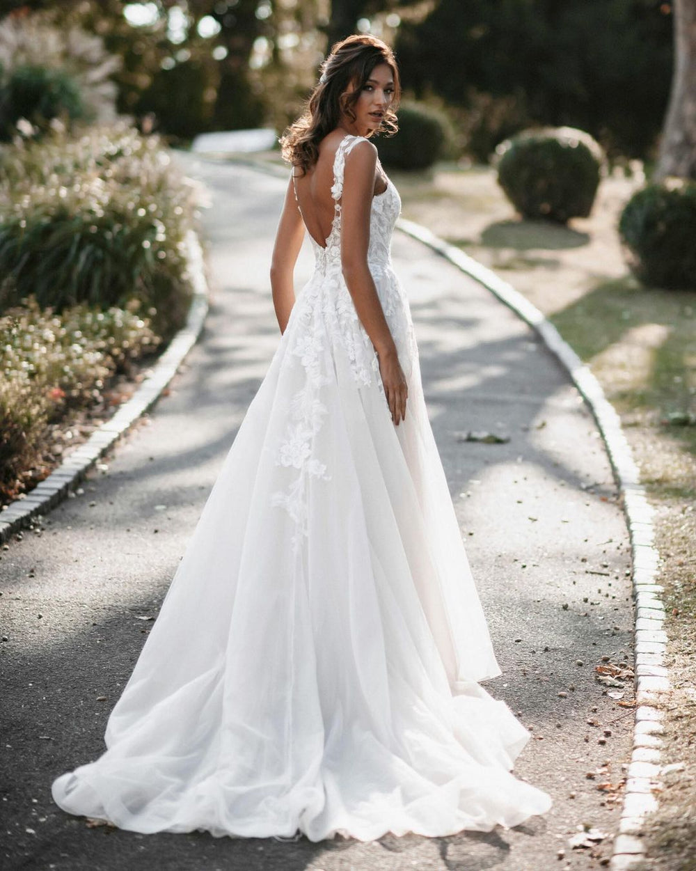 Elegant A-line Long Wedding Dress with V-neck and Backless Tulle Lace