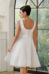 Scoop Neck Short Chiffon Prom Dress Sequins Sleeveless Knee Length Party Dress