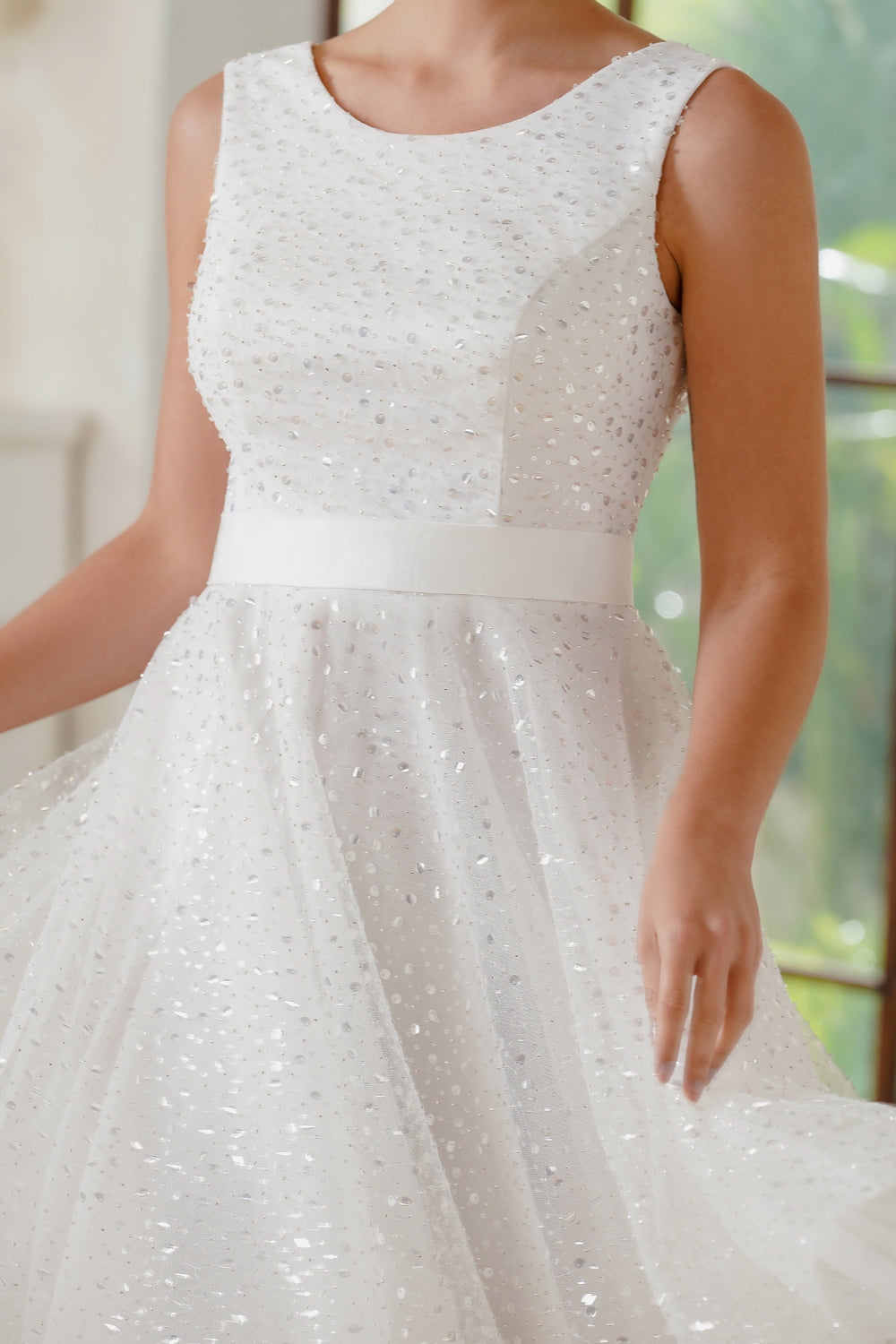 Scoop Neck Short Chiffon Prom Dress Sequins Sleeveless Knee Length Party Dress